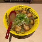【長州萩っ子 おかえりラーメン】湯田温泉で食べられる鹿児島風ラーメン。焦がされたバラ肉のチャーシューがうまし